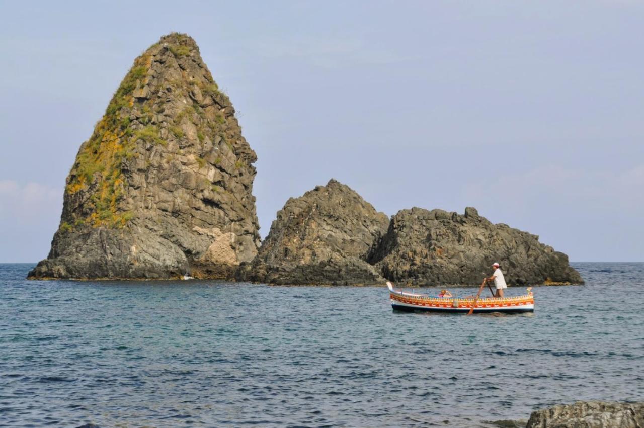 Appartamento La casa di Ale Aci Castello Esterno foto